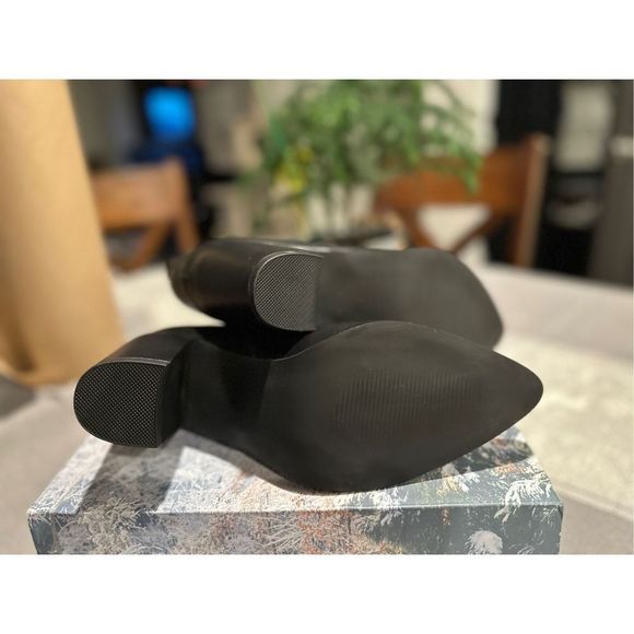 JayGate Womens Pointed Toe Side V Cutout Ankle Chunky Block Heel Boots - Picture 8 of 9